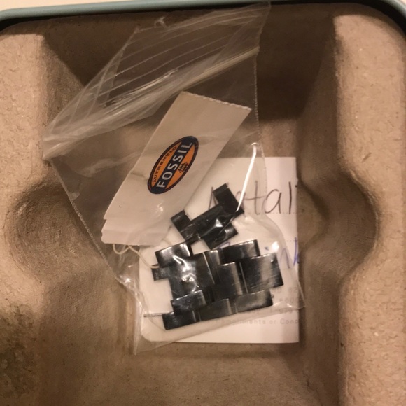 Women’s Fossil Watch - Picture 3 of 3